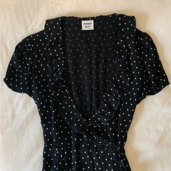 Aritzia Sunday Best Wrap Dress - Picture 2 of 8
